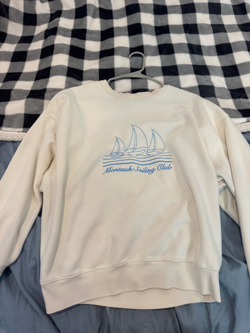 & Other Stories Cream Montauk Sailing Club Crewneck Sweatshirt with Blue Graphic